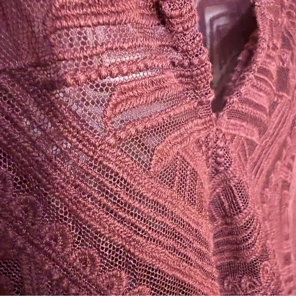 Mossimo Ladies Medium Boho Lace pullover Burgundy Blouse - Picture 6 of 14
